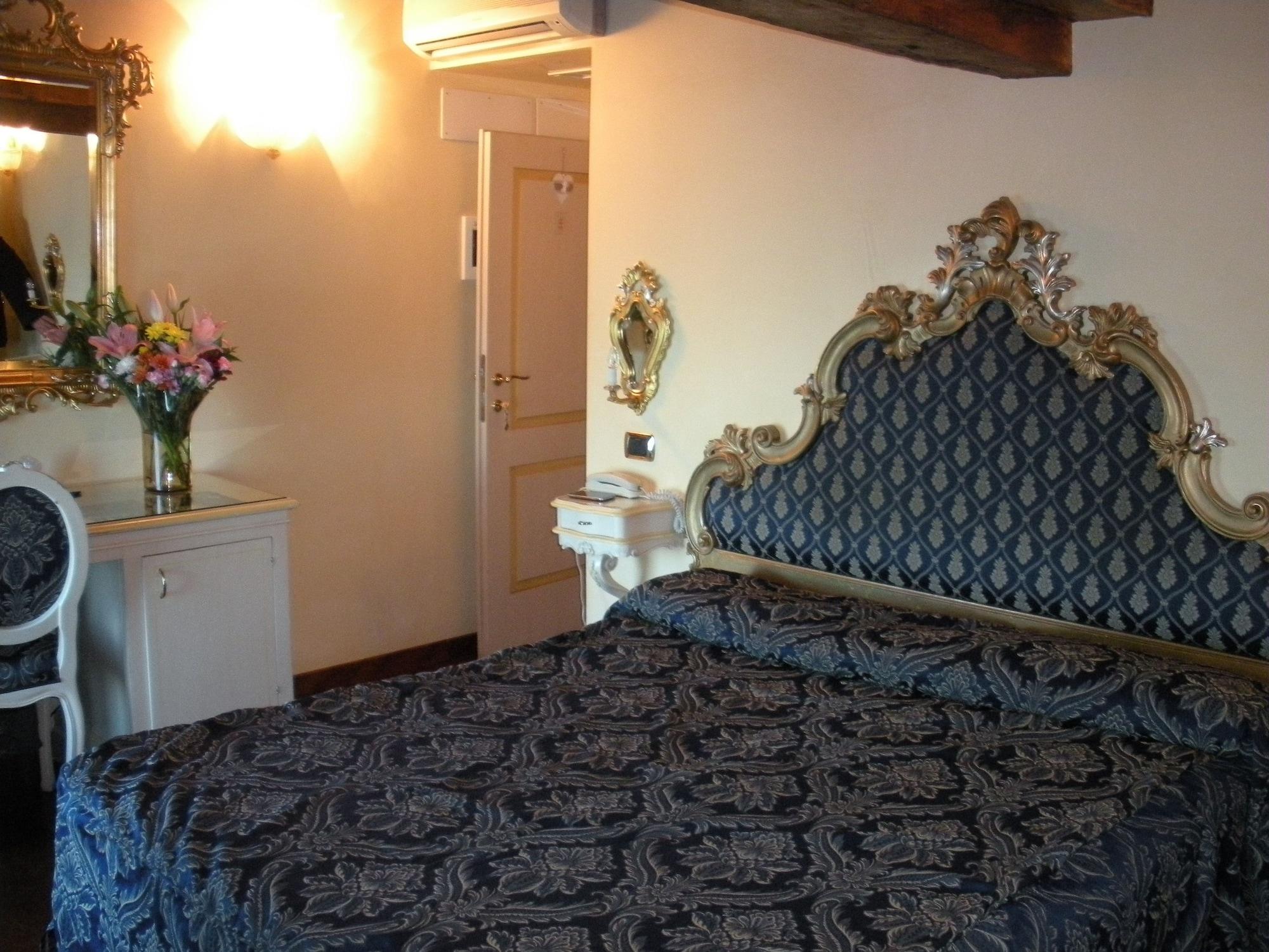 Vecellio Hotel Venedig Eksteriør billede