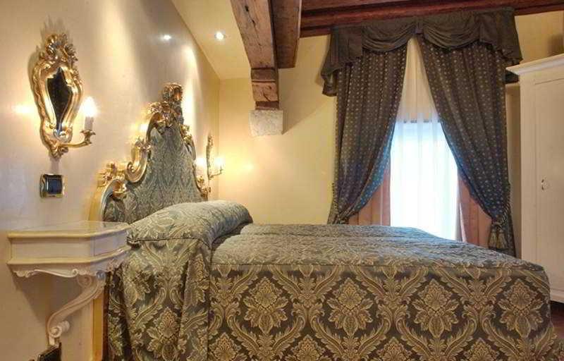 Vecellio Hotel Venedig Værelse billede