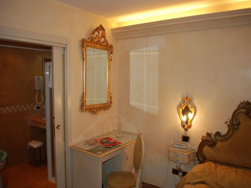 Vecellio Hotel Venedig Eksteriør billede