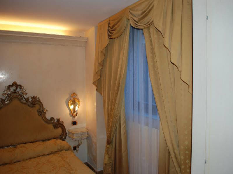 Vecellio Hotel Venedig Eksteriør billede